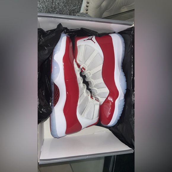 2022 Air Jordan 11 Retro "Cherry" - Picture 7 of 7